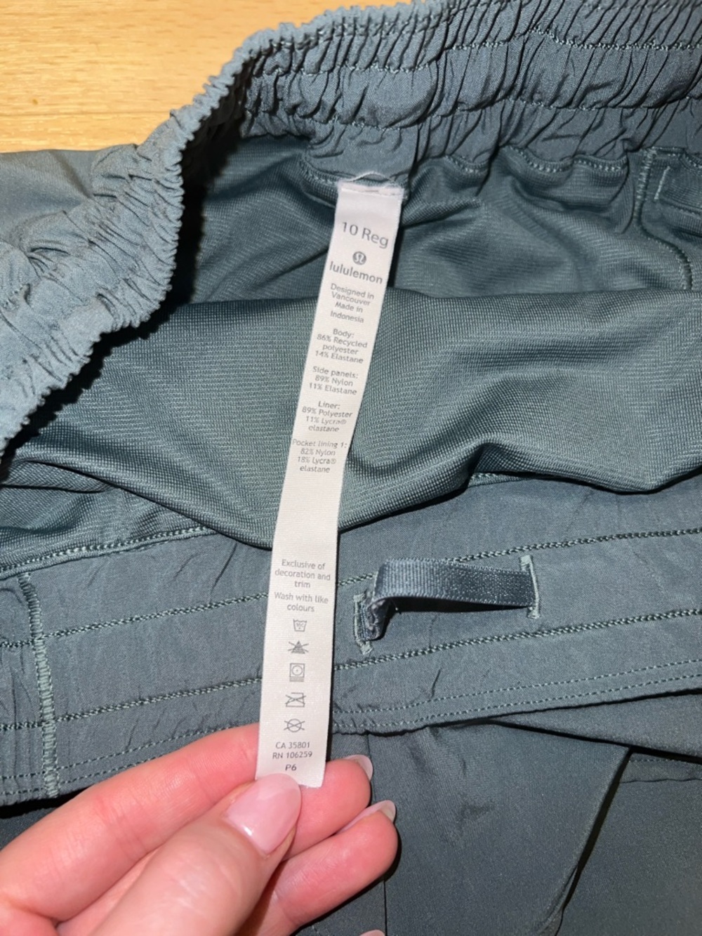 LULULEMON Hotty Hot lined shorts 2.5” - Picture 3 of 8
